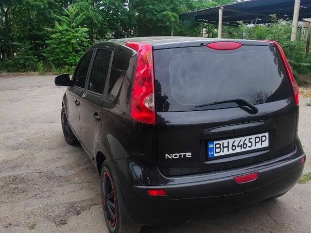 Черный Ниссан Ноут, объемом двигателя 1.6 л и пробегом 190 тыс. км за 5500 $, фото 1 на Automoto.ua