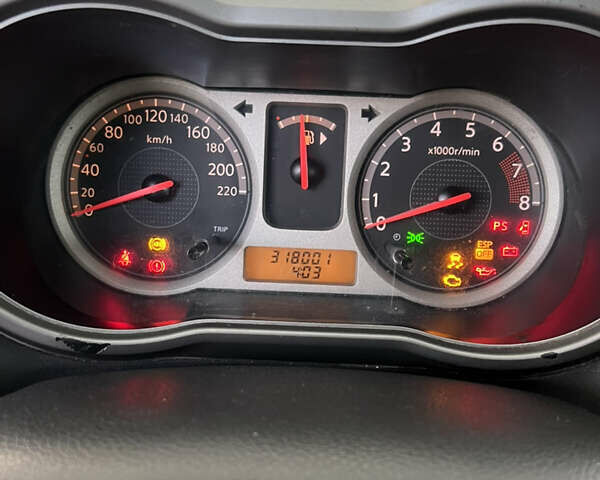 Черный Ниссан Ноут, объемом двигателя 1.6 л и пробегом 300 тыс. км за 4800 $, фото 9 на Automoto.ua