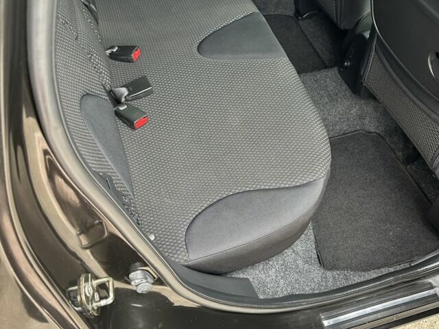 Черный Ниссан Ноут, объемом двигателя 1.6 л и пробегом 170 тыс. км за 5599 $, фото 7 на Automoto.ua