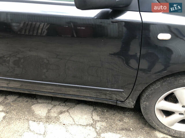 Черный Ниссан Ноут, объемом двигателя 1.6 л и пробегом 370 тыс. км за 5800 $, фото 6 на Automoto.ua