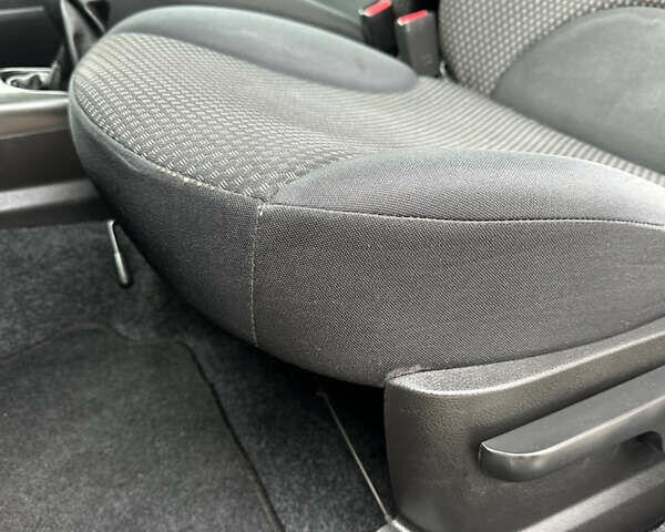 Черный Ниссан Ноут, объемом двигателя 1.6 л и пробегом 169 тыс. км за 5699 $, фото 18 на Automoto.ua