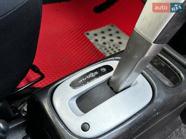 Чорний Ніссан Ноут, об'ємом двигуна 1.6 л та пробігом 200 тис. км за 6150 $, фото 94 на Automoto.ua