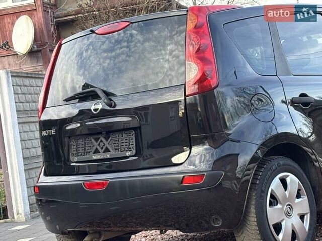 Черный Ниссан Ноут, объемом двигателя 1.6 л и пробегом 200 тыс. км за 6150 $, фото 53 на Automoto.ua