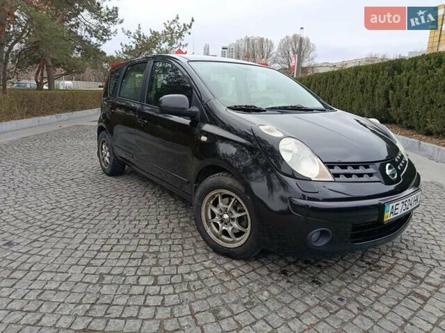 Чорний Ніссан Ноут, об'ємом двигуна 1.6 л та пробігом 210 тис. км за 5500 $, фото 28 на Automoto.ua