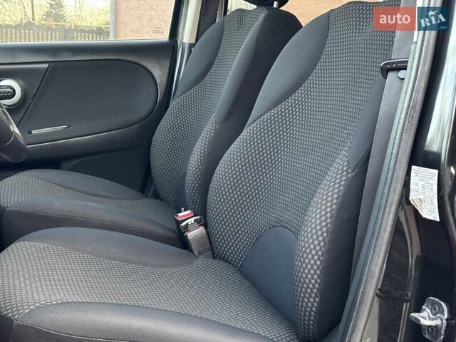 Черный Ниссан Ноут, объемом двигателя 1.6 л и пробегом 200 тыс. км за 6150 $, фото 83 на Automoto.ua