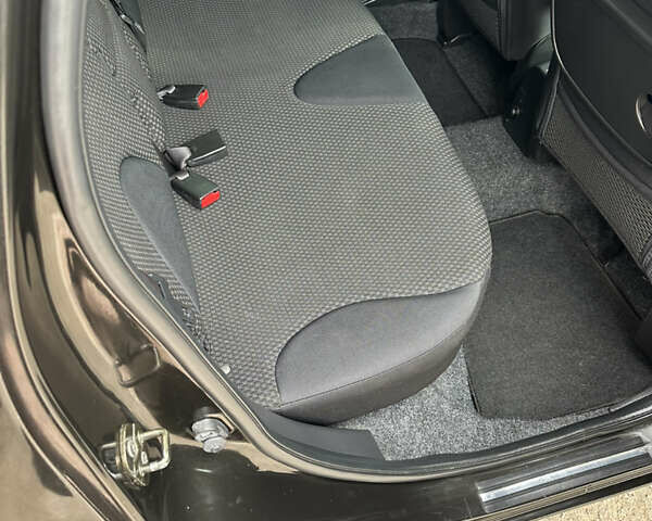 Черный Ниссан Ноут, объемом двигателя 1.6 л и пробегом 169 тыс. км за 5699 $, фото 7 на Automoto.ua