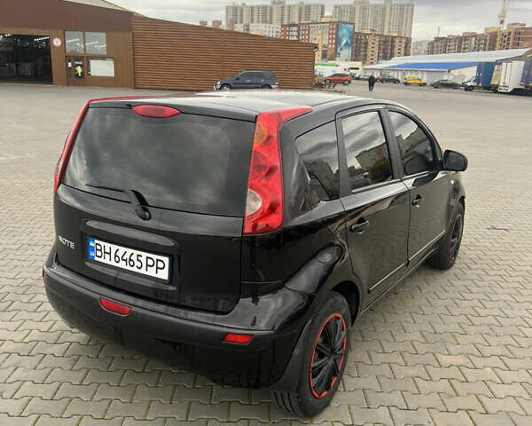 Черный Ниссан Ноут, объемом двигателя 1.6 л и пробегом 191 тыс. км за 5200 $, фото 4 на Automoto.ua