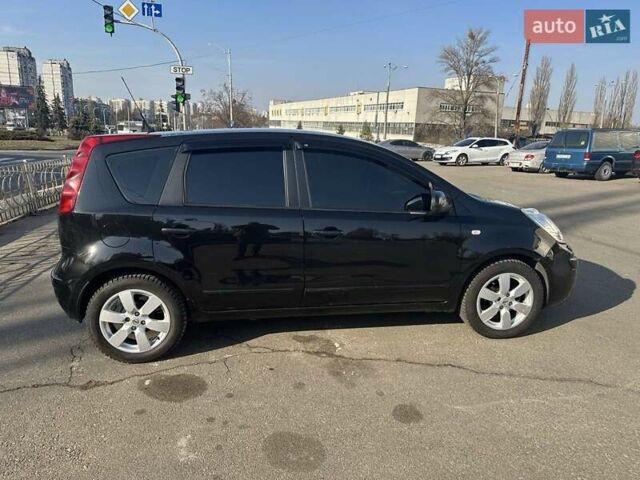 Черный Ниссан Ноут, объемом двигателя 1.6 л и пробегом 180 тыс. км за 4800 $, фото 3 на Automoto.ua