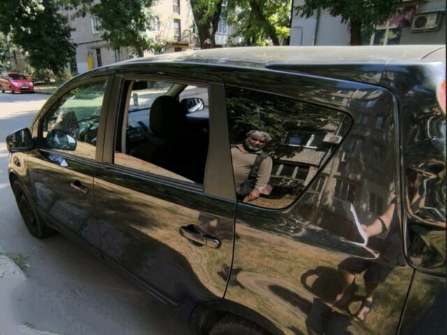 Черный Ниссан Ноут, объемом двигателя 1.6 л и пробегом 200 тыс. км за 4300 $, фото 1 на Automoto.ua