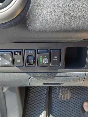 Черный Ниссан Ноут, объемом двигателя 1.39 л и пробегом 250 тыс. км за 5200 $, фото 4 на Automoto.ua