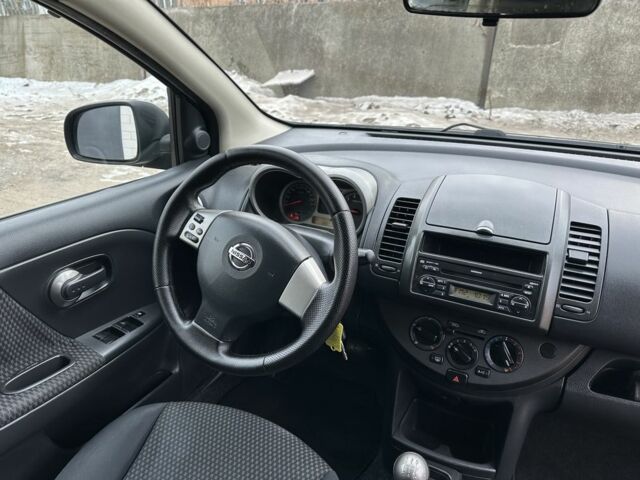 Черный Ниссан Ноут, объемом двигателя 1.6 л и пробегом 170 тыс. км за 5599 $, фото 11 на Automoto.ua