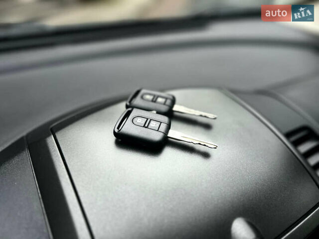 Чорний Ніссан Ноут, об'ємом двигуна 1.6 л та пробігом 192 тис. км за 5690 $, фото 81 на Automoto.ua