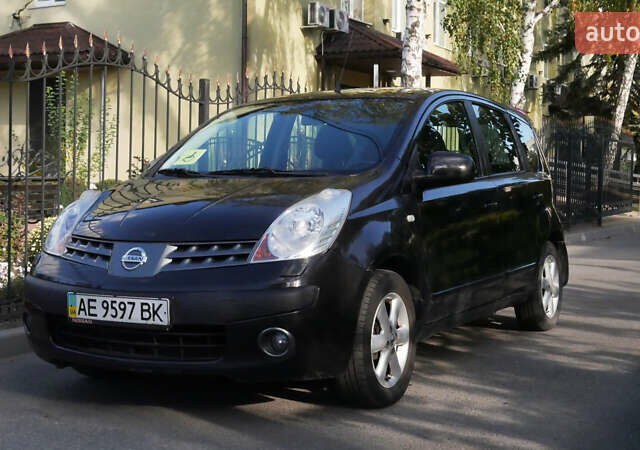 Черный Ниссан Ноут, объемом двигателя 1.6 л и пробегом 212 тыс. км за 6000 $, фото 2 на Automoto.ua