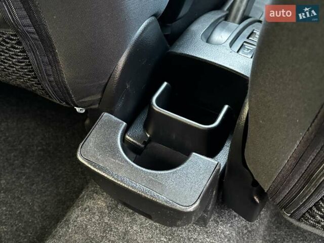 Черный Ниссан Ноут, объемом двигателя 1.6 л и пробегом 200 тыс. км за 6150 $, фото 104 на Automoto.ua