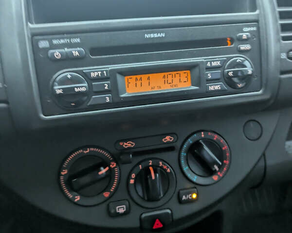 Чорний Ніссан Ноут, об'ємом двигуна 1.4 л та пробігом 263 тис. км за 4400 $, фото 8 на Automoto.ua