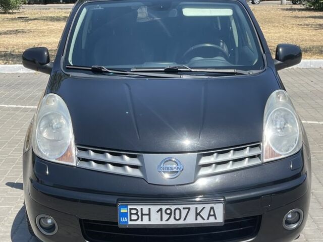 Черный Ниссан Ноут, объемом двигателя 1.6 л и пробегом 175 тыс. км за 5700 $, фото 1 на Automoto.ua