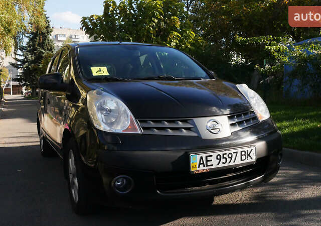 Черный Ниссан Ноут, объемом двигателя 1.6 л и пробегом 212 тыс. км за 6000 $, фото 1 на Automoto.ua