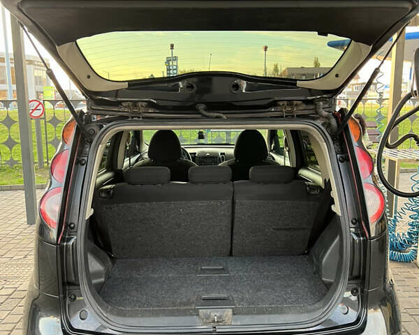 Черный Ниссан Ноут, объемом двигателя 1.6 л и пробегом 300 тыс. км за 4800 $, фото 2 на Automoto.ua