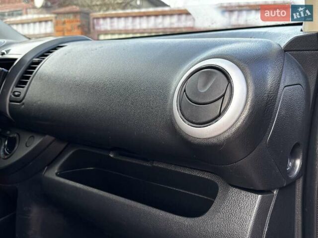 Черный Ниссан Ноут, объемом двигателя 1.6 л и пробегом 200 тыс. км за 6150 $, фото 95 на Automoto.ua