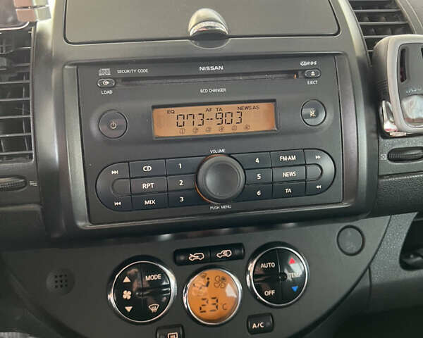 Черный Ниссан Ноут, объемом двигателя 1.6 л и пробегом 300 тыс. км за 4800 $, фото 8 на Automoto.ua