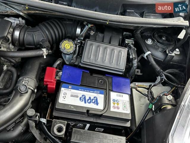 Черный Ниссан Ноут, объемом двигателя 1.6 л и пробегом 200 тыс. км за 6150 $, фото 115 на Automoto.ua