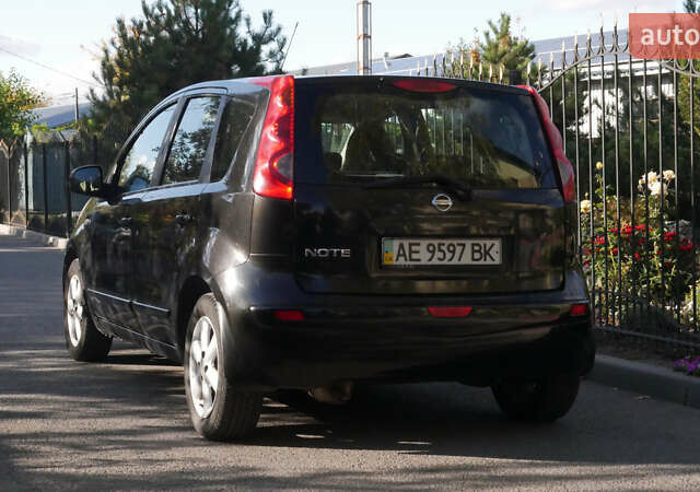 Черный Ниссан Ноут, объемом двигателя 1.6 л и пробегом 212 тыс. км за 6000 $, фото 4 на Automoto.ua
