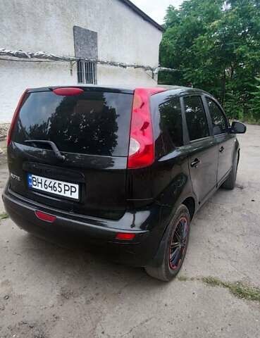 Черный Ниссан Ноут, объемом двигателя 1.6 л и пробегом 190 тыс. км за 5500 $, фото 2 на Automoto.ua