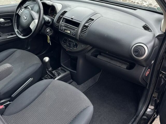 Черный Ниссан Ноут, объемом двигателя 1.6 л и пробегом 170 тыс. км за 5599 $, фото 9 на Automoto.ua