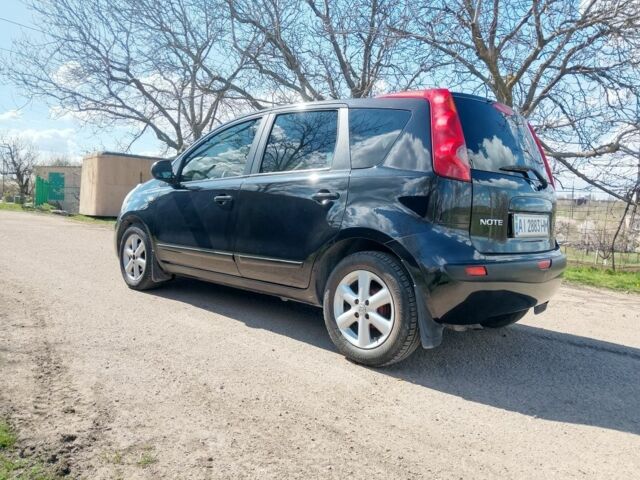 Черный Ниссан Ноут, объемом двигателя 1.5 л и пробегом 247 тыс. км за 4500 $, фото 4 на Automoto.ua