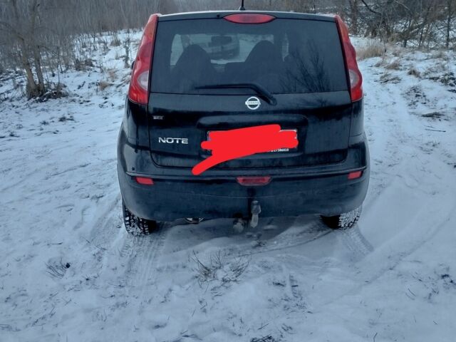 Черный Ниссан Ноут, объемом двигателя 1.6 л и пробегом 200 тыс. км за 6200 $, фото 1 на Automoto.ua
