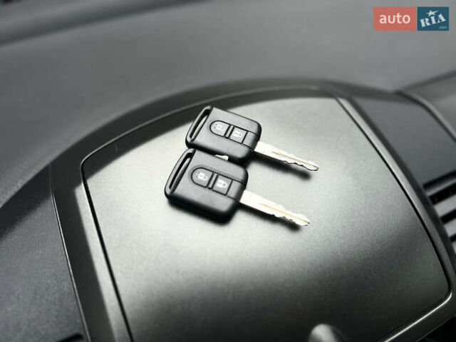 Чорний Ніссан Ноут, об'ємом двигуна 1.6 л та пробігом 192 тис. км за 5690 $, фото 82 на Automoto.ua