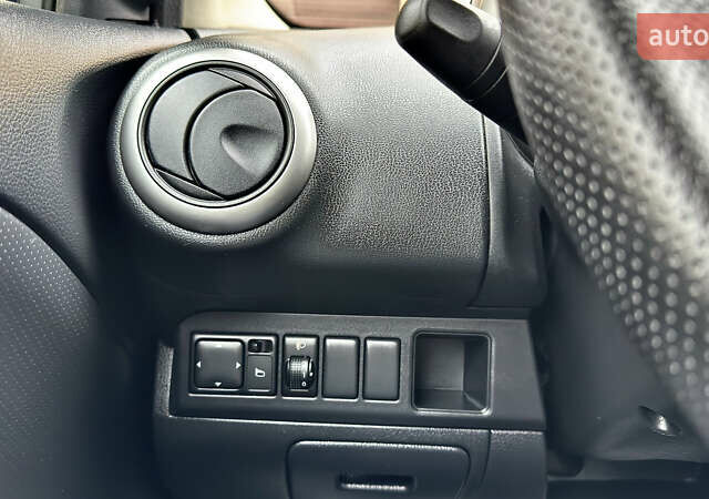 Черный Ниссан Ноут, объемом двигателя 1.4 л и пробегом 156 тыс. км за 5649 $, фото 41 на Automoto.ua