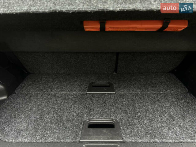 Чорний Ніссан Ноут, об'ємом двигуна 1.6 л та пробігом 192 тис. км за 5690 $, фото 73 на Automoto.ua