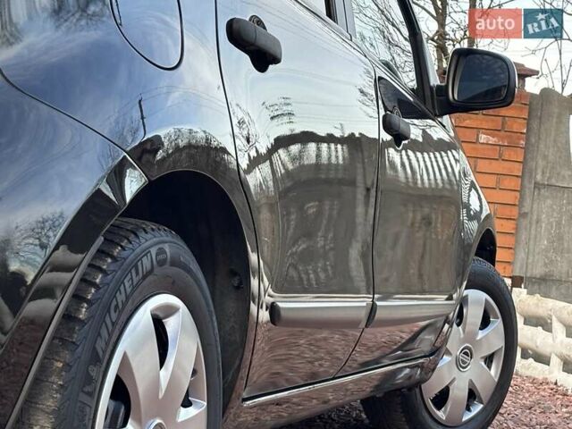 Черный Ниссан Ноут, объемом двигателя 1.6 л и пробегом 200 тыс. км за 6150 $, фото 61 на Automoto.ua