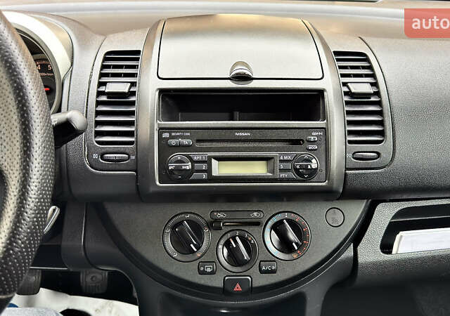 Черный Ниссан Ноут, объемом двигателя 1.4 л и пробегом 156 тыс. км за 5649 $, фото 42 на Automoto.ua