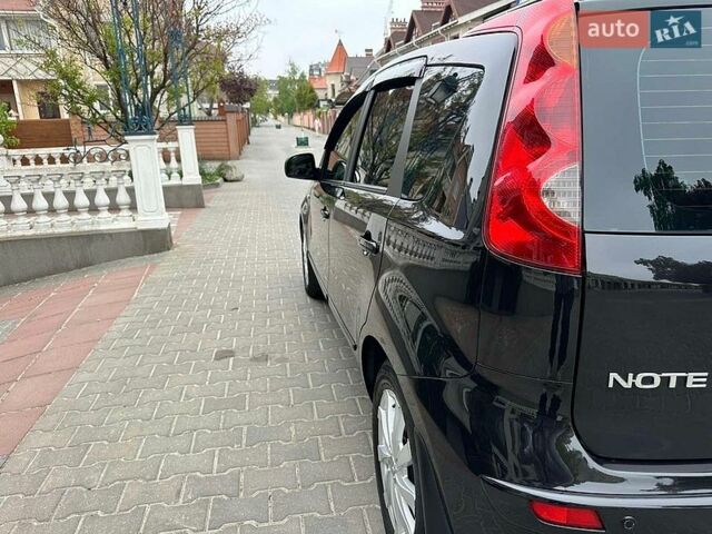 Черный Ниссан Ноут, объемом двигателя 1.6 л и пробегом 175 тыс. км за 6600 $, фото 5 на Automoto.ua