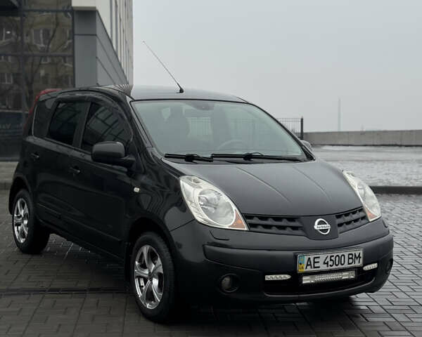 Черный Ниссан Ноут, объемом двигателя 1.6 л и пробегом 176 тыс. км за 5600 $, фото 6 на Automoto.ua