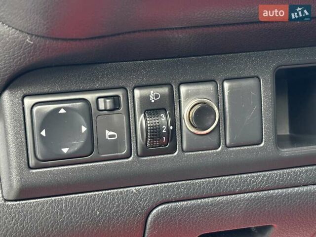 Чорний Ніссан Ноут, об'ємом двигуна 1.6 л та пробігом 200 тис. км за 6150 $, фото 79 на Automoto.ua