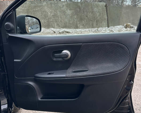 Черный Ниссан Ноут, объемом двигателя 1.6 л и пробегом 169 тыс. км за 5699 $, фото 15 на Automoto.ua