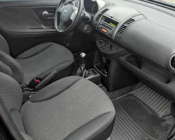 Чорний Ніссан Ноут, об'ємом двигуна 1.4 л та пробігом 263 тис. км за 4400 $, фото 6 на Automoto.ua