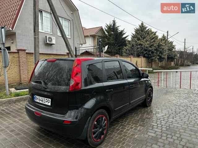 Черный Ниссан Ноут, объемом двигателя 1.6 л и пробегом 193 тыс. км за 5200 $, фото 1 на Automoto.ua