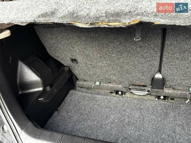 Чорний Ніссан Ноут, об'ємом двигуна 1.6 л та пробігом 200 тис. км за 6150 $, фото 112 на Automoto.ua