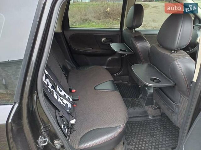 Черный Ниссан Ноут, объемом двигателя 1.6 л и пробегом 221 тыс. км за 5400 $, фото 6 на Automoto.ua