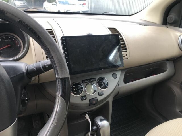 Чорний Ніссан Ноут, об'ємом двигуна 1.6 л та пробігом 370 тис. км за 5800 $, фото 11 на Automoto.ua