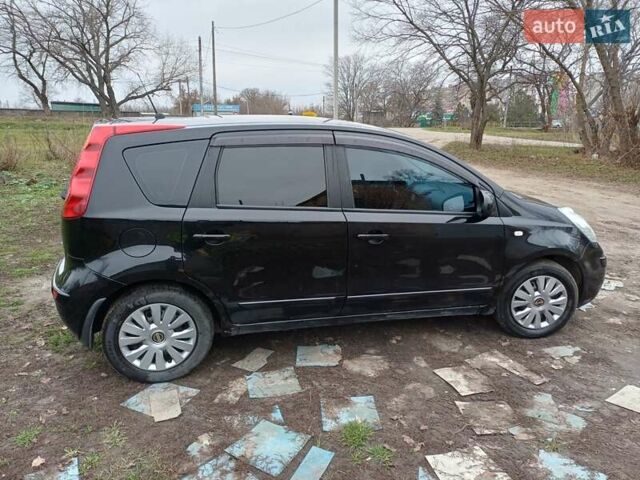 Черный Ниссан Ноут, объемом двигателя 1.6 л и пробегом 221 тыс. км за 5400 $, фото 3 на Automoto.ua