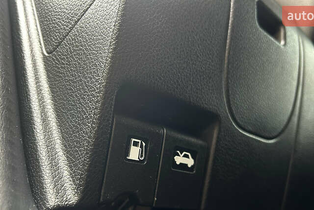 Чорний Ніссан Ноут, об'ємом двигуна 1.6 л та пробігом 192 тис. км за 5690 $, фото 83 на Automoto.ua