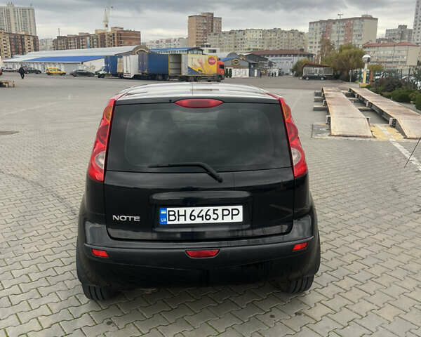 Черный Ниссан Ноут, объемом двигателя 1.6 л и пробегом 191 тыс. км за 5200 $, фото 5 на Automoto.ua