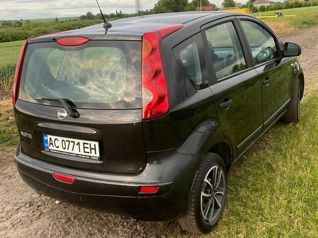 Черный Ниссан Ноут, объемом двигателя 1.4 л и пробегом 260 тыс. км за 3950 $, фото 6 на Automoto.ua