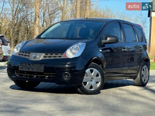 Черный Ниссан Ноут, объемом двигателя 1.6 л и пробегом 200 тыс. км за 5999 $, фото 2 на Automoto.ua