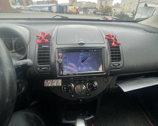 Черный Ниссан Ноут, объемом двигателя 1.6 л и пробегом 191 тыс. км за 5200 $, фото 9 на Automoto.ua